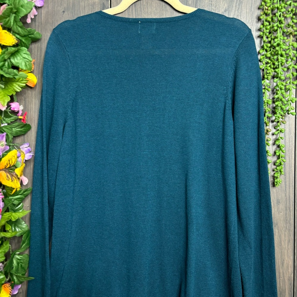 b🌼3/$30🌼Chicos Teal Long Sleeve Tunic V Neck Lace Trim Top Siize 1\Medium - Picture 10 of 15